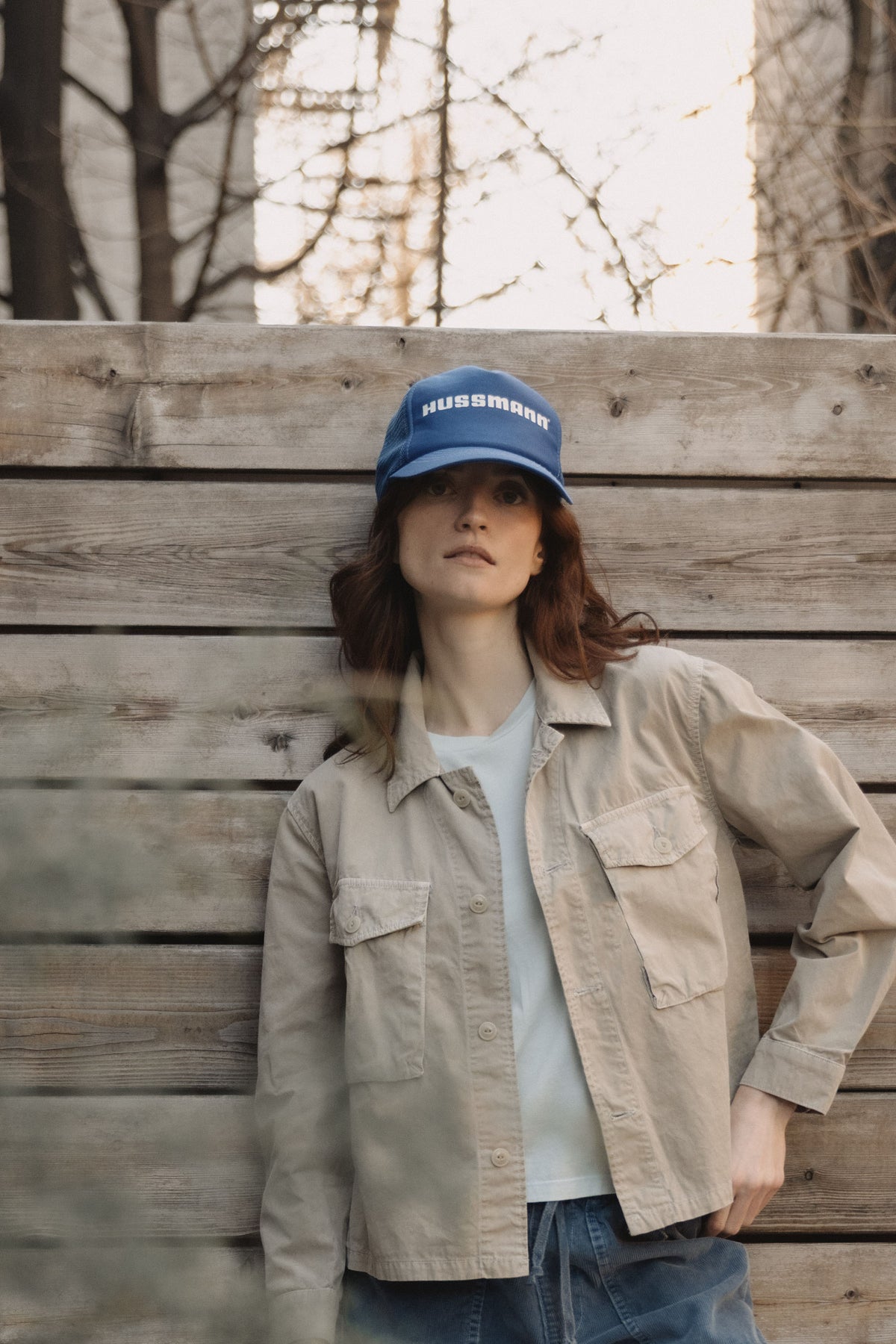 Light beige crop camp shirt jacket with button front and flap chest pockets